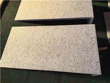Đá granite mặt trời vàng