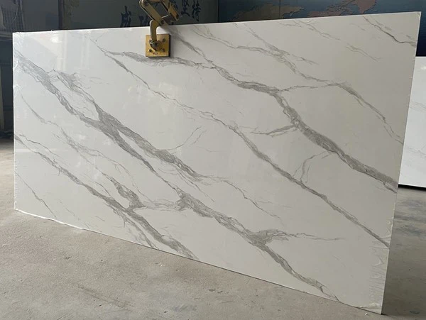White and Grey Veined Quartz Slab